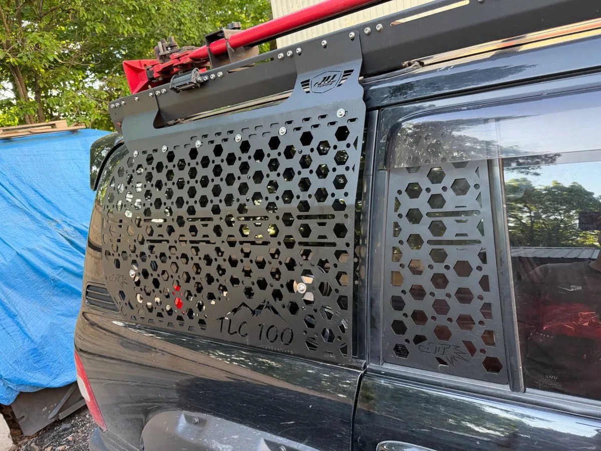 Панель Молле Land Cruiser 100 / LX470 под багажник (правая)