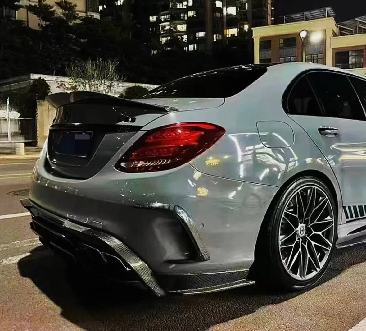 Спойлер для Mercedes Benz C-class W205 C260 C43 C63 (карбон)